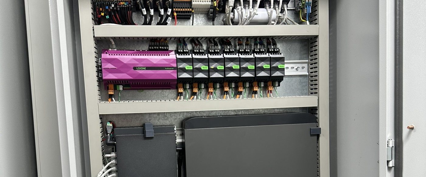 The rebuilt system, tidy and fully labelled